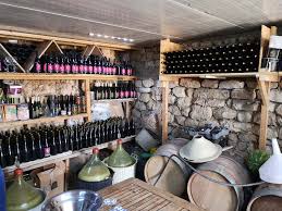 היקב של כרם שיזף — חביות ובקבוקים